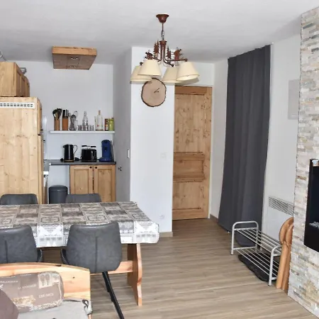 Apartment 2 Pieces Avec Piscine Chauffee, Balcon, Parking Et Proche Centre A - Fr-1-464-160 *